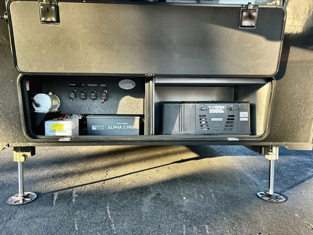 2026 Brinkley Model G 3520, Photos photo 6