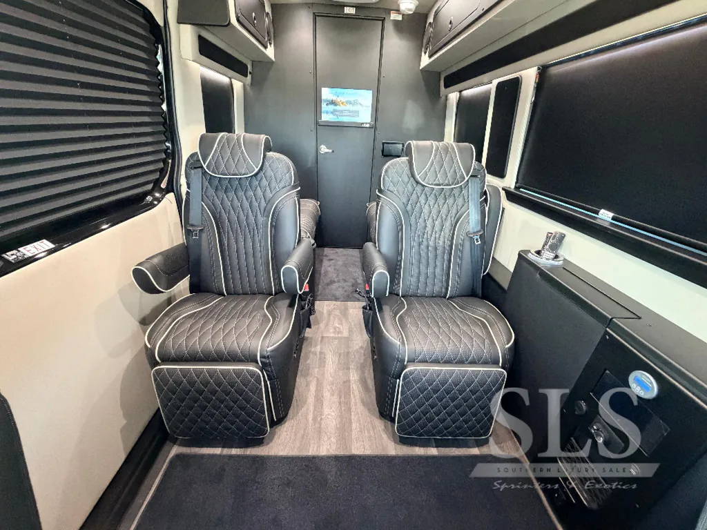 2026 Midwest Automotive Designs Luxe Cruiser D4, Photos photo 25