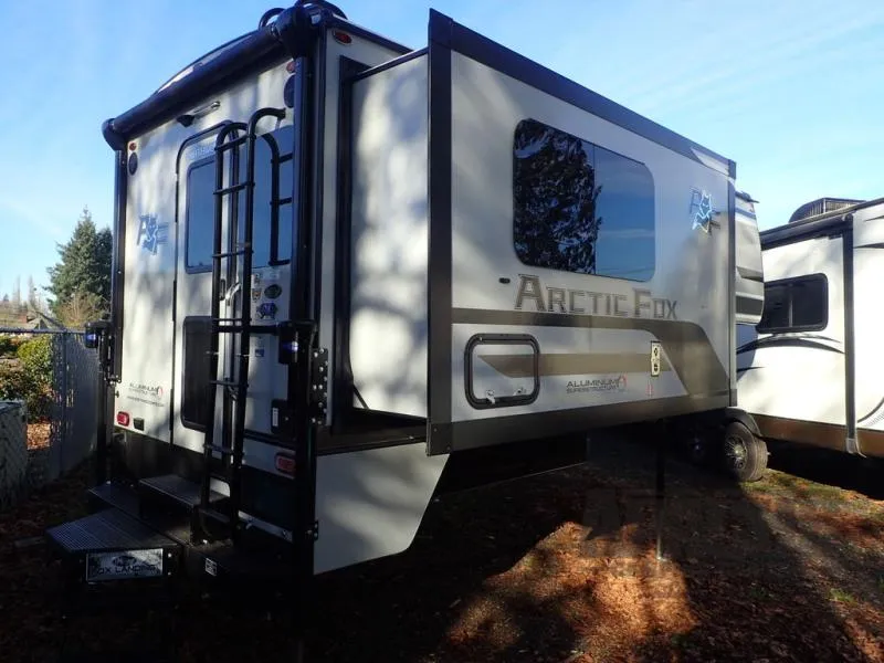 2026 Northwood Arctic Fox Camper 990 - Photo 4