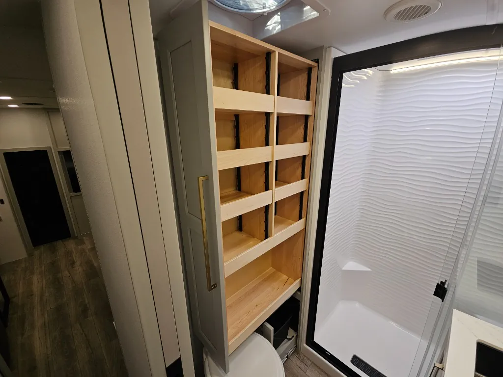 2026 Brinkley Model G 4150, Photos photo 35