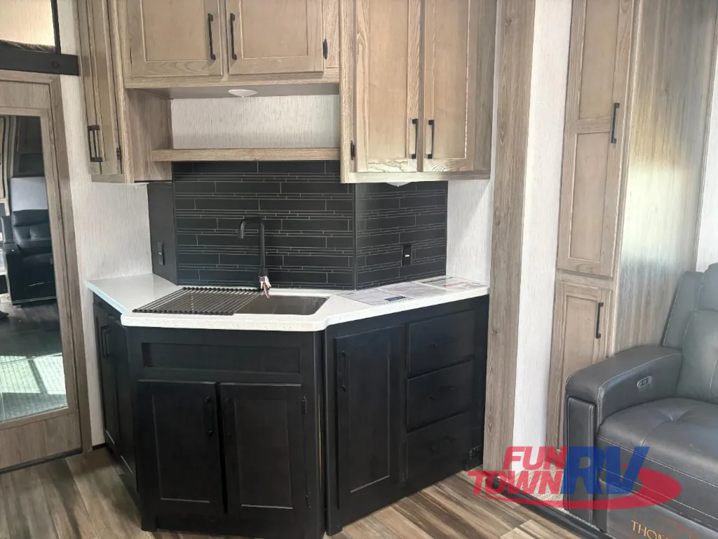 2022 Heartland Gravity 3550, Photos photo 9