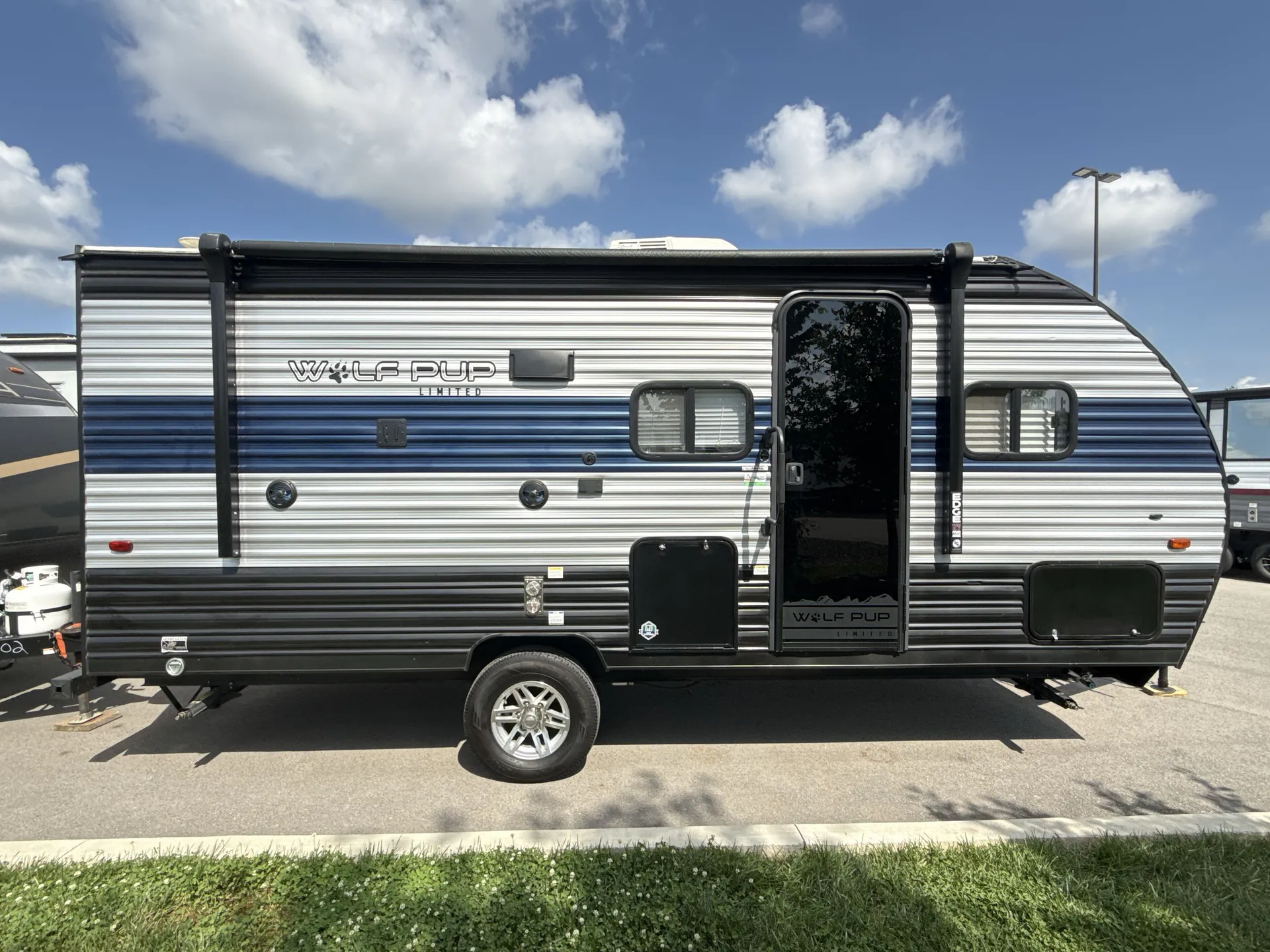 2022 Forest River Cherokee Wolf Pup 18TO — campside