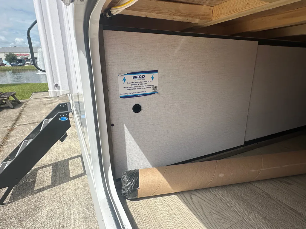 2026 Coachmen Freedom Express Select 30SE, Photos photo 6