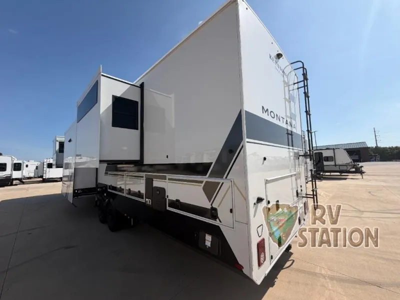 2027 Keystone Montana 3800FL - Photo 4