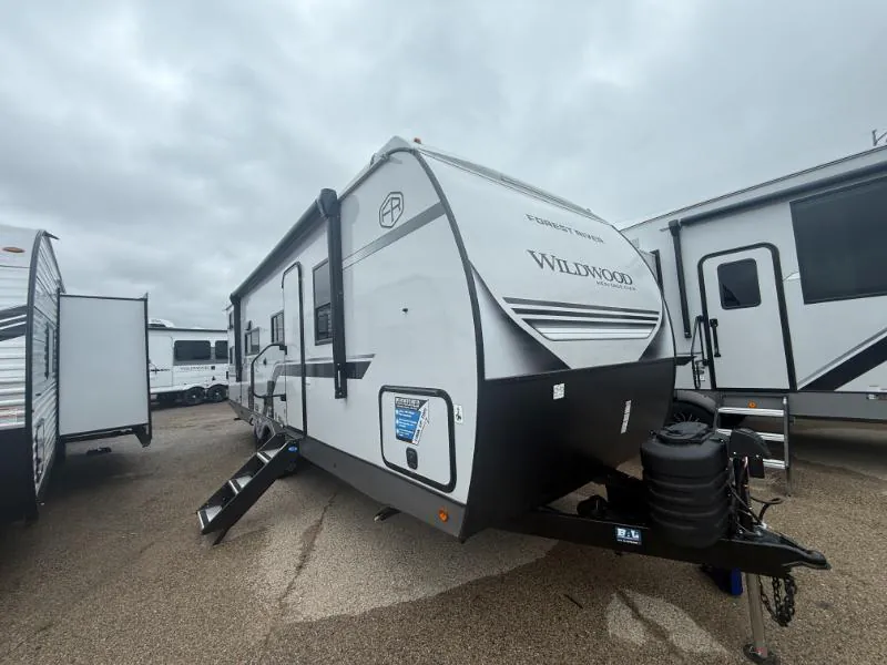 2027 Forest River Wildwood Heritage Glen Hyper-Lyte 245BHHL dealer photo 1 from Kunes RV