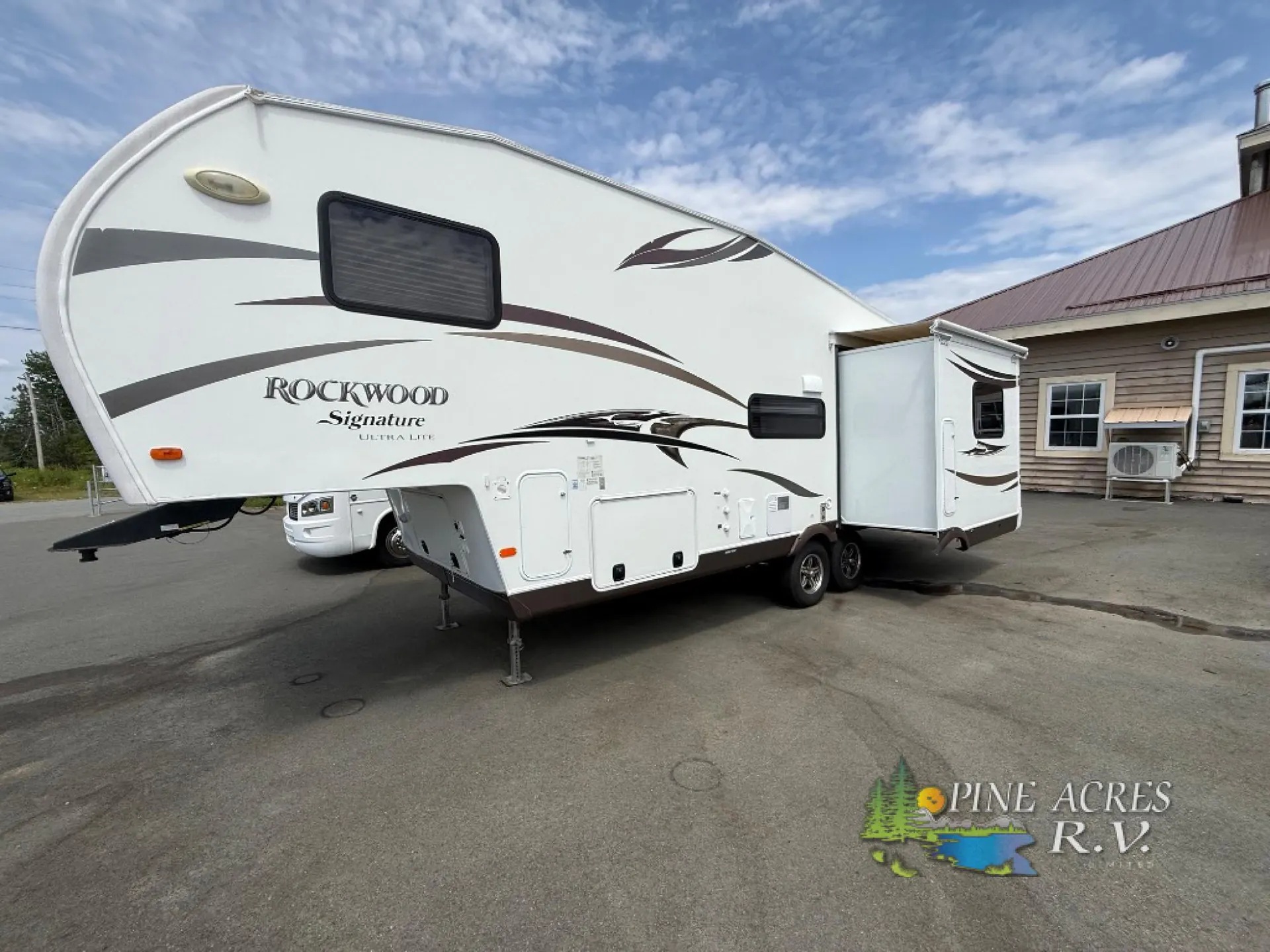 2014 Forest River RV Rockwood Signature Ultra Lite 8265WS - Photo 3