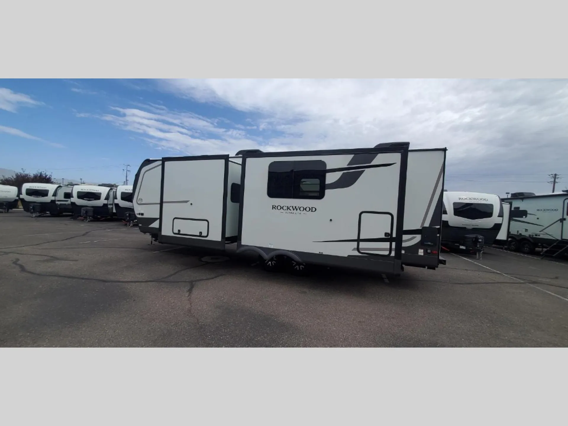 2027 Forest River Rockwood Ultra Lite 2711RK - Photo 3