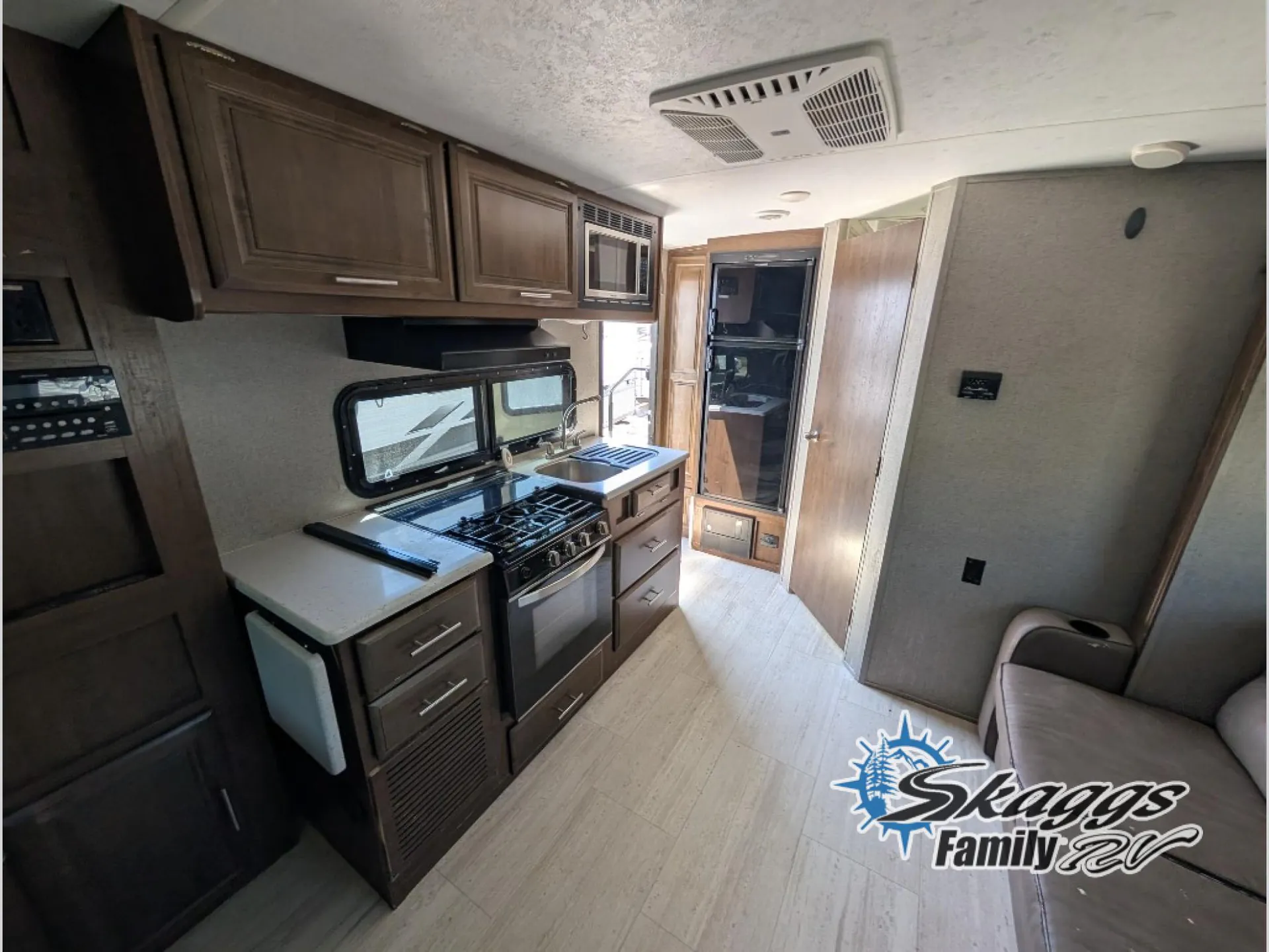 2020 Forest River Flagstaff Micro Lite 21FBRS — Photo 6