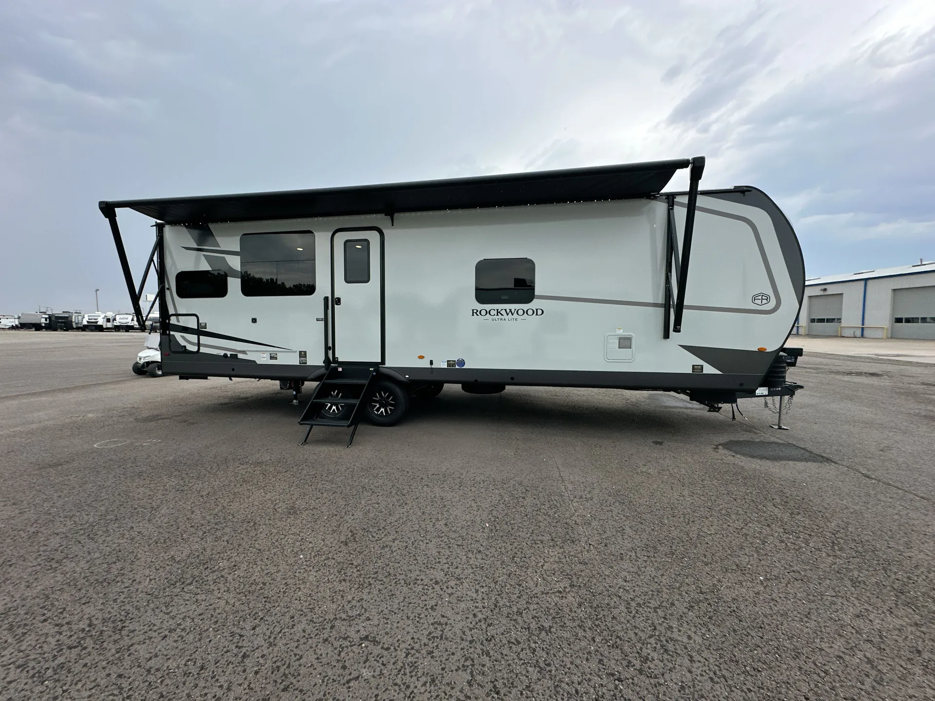 2027 Forest River Rockwood Ultra Lite 2711RK — campside