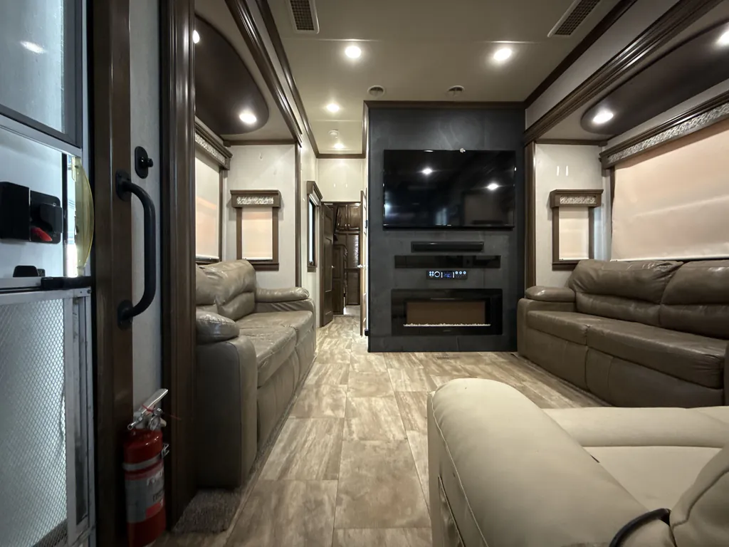2018 Forest River RiverStone 39FK, Photos photo 2