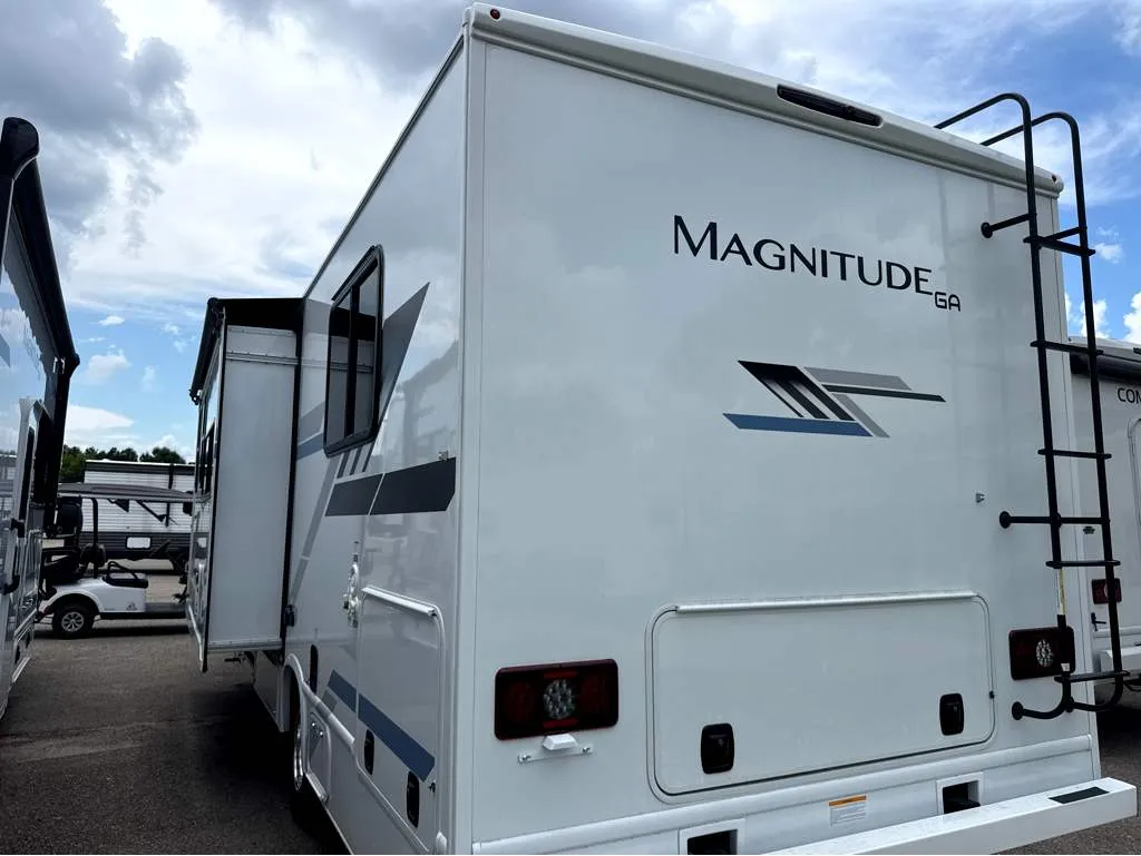 2027 Thor Motor Coach Magnitude GA28 - Photo 3