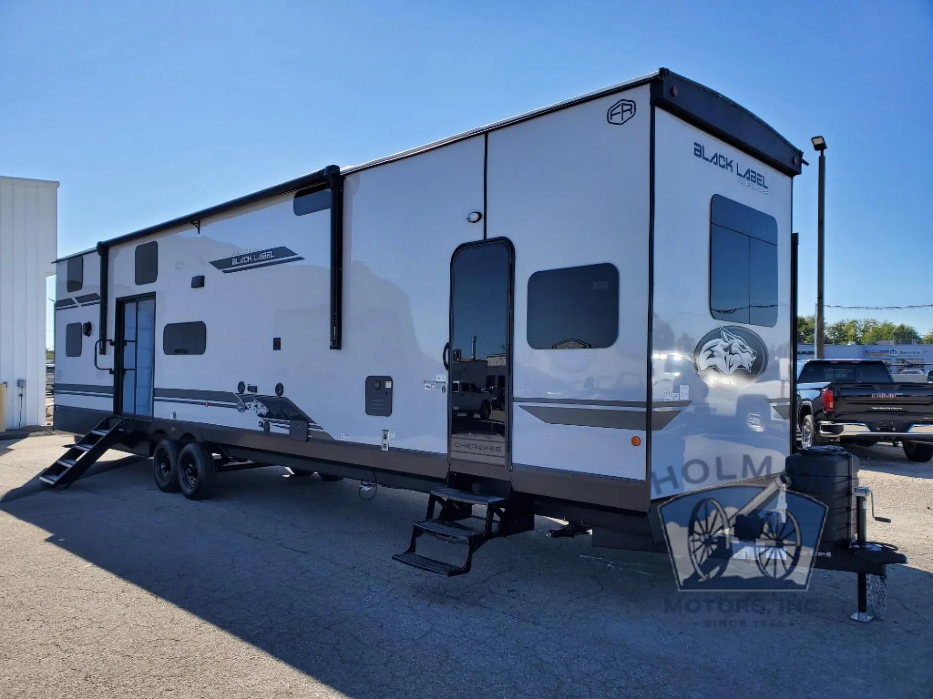 2027 Forest River Cherokee Timberwolf Black Label 39DCBL - Photo 2