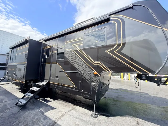 2026 Keystone Raptor 441 - Photo 2