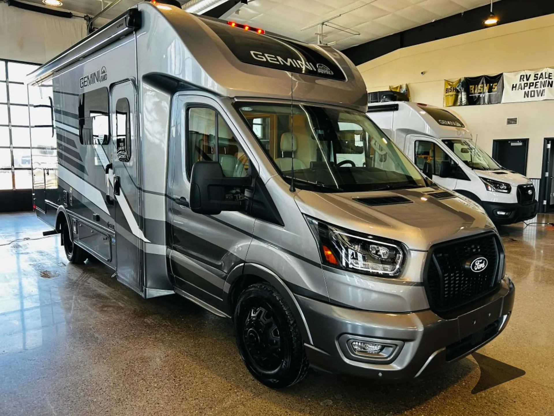 2026 Thor Motor Coach Gemini AWD 24KB - Photo 2
