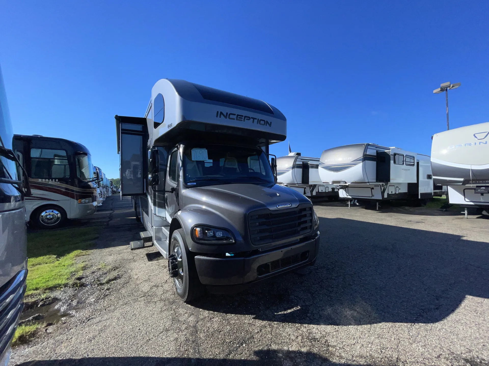 2027 Thor Motor Coach Inception HD 38XL - Photo 2