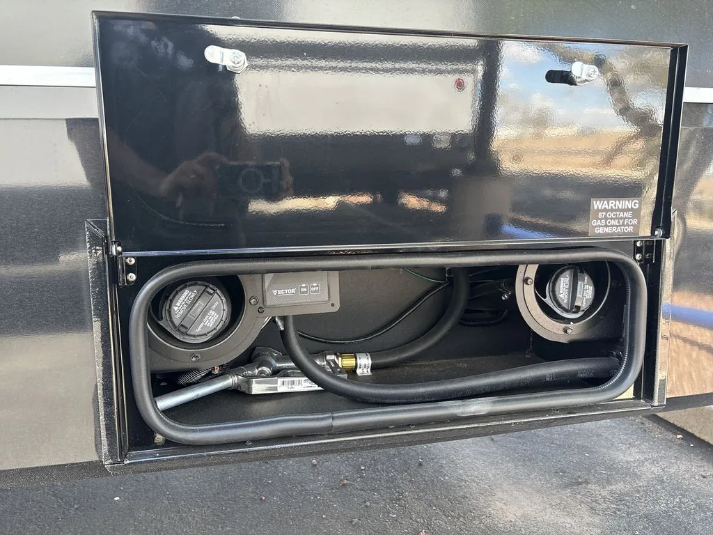 2026 Brinkley Model G 4000, Photos photo 46