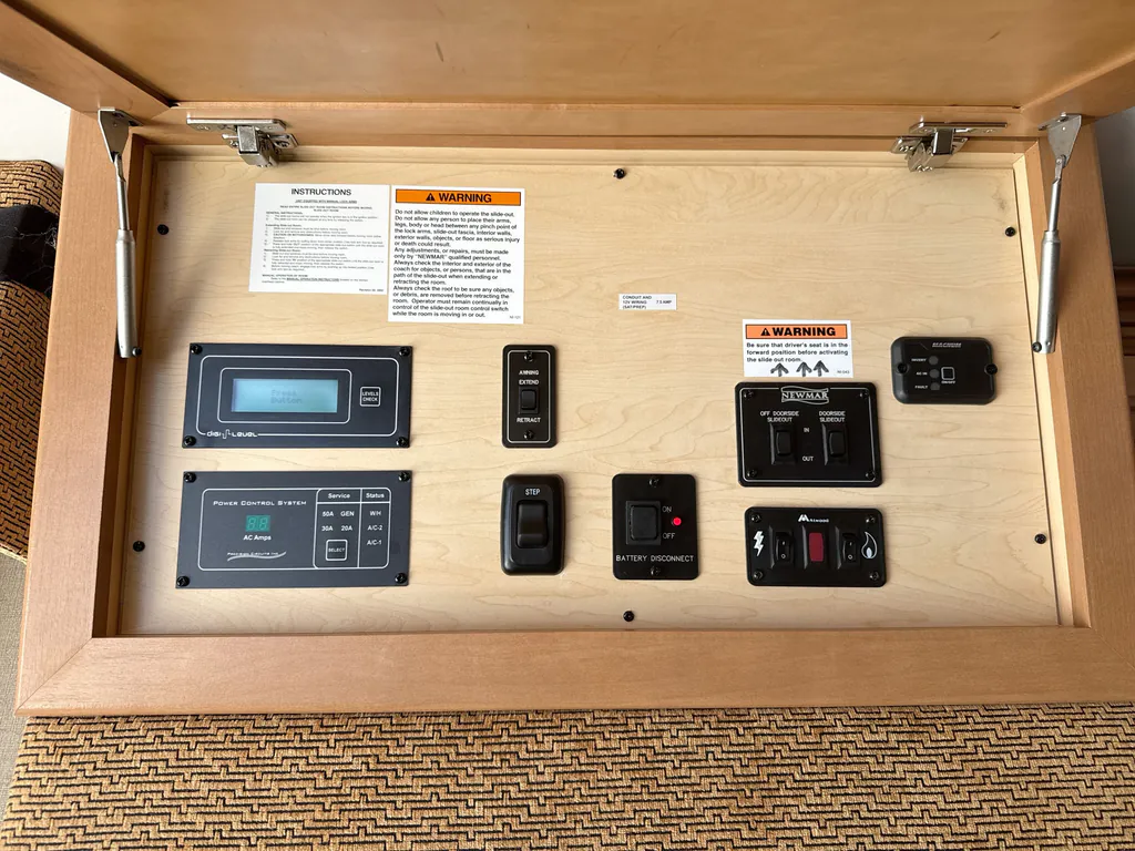 2015 Newmar Canyon Star 3914, Photos photo 19