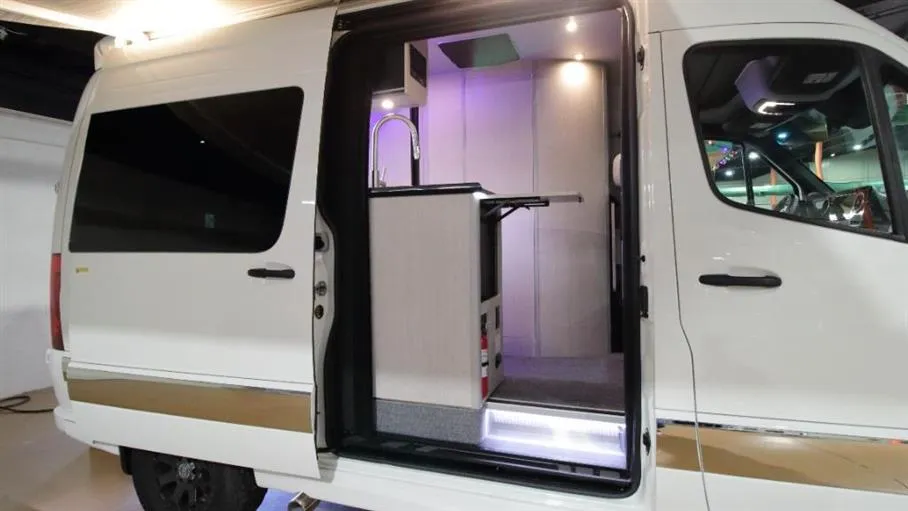 2025 Grech RV Turismo-ion AWD TWIN BED - Photo 4