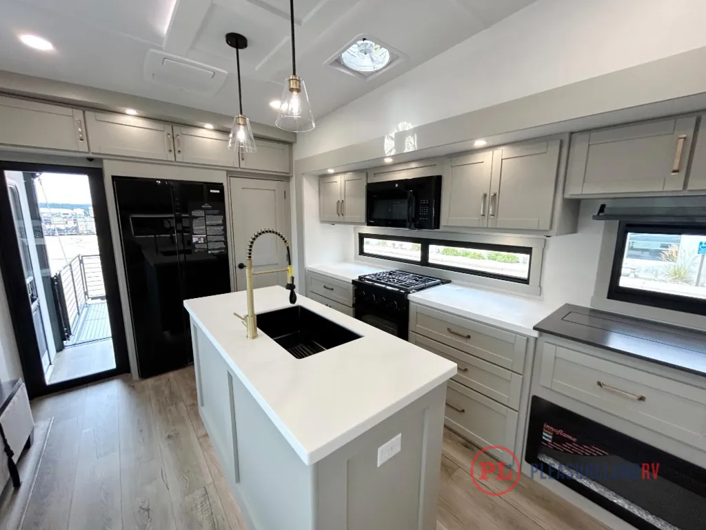2026 Brinkley Model Z 3420, Photos photo 12
