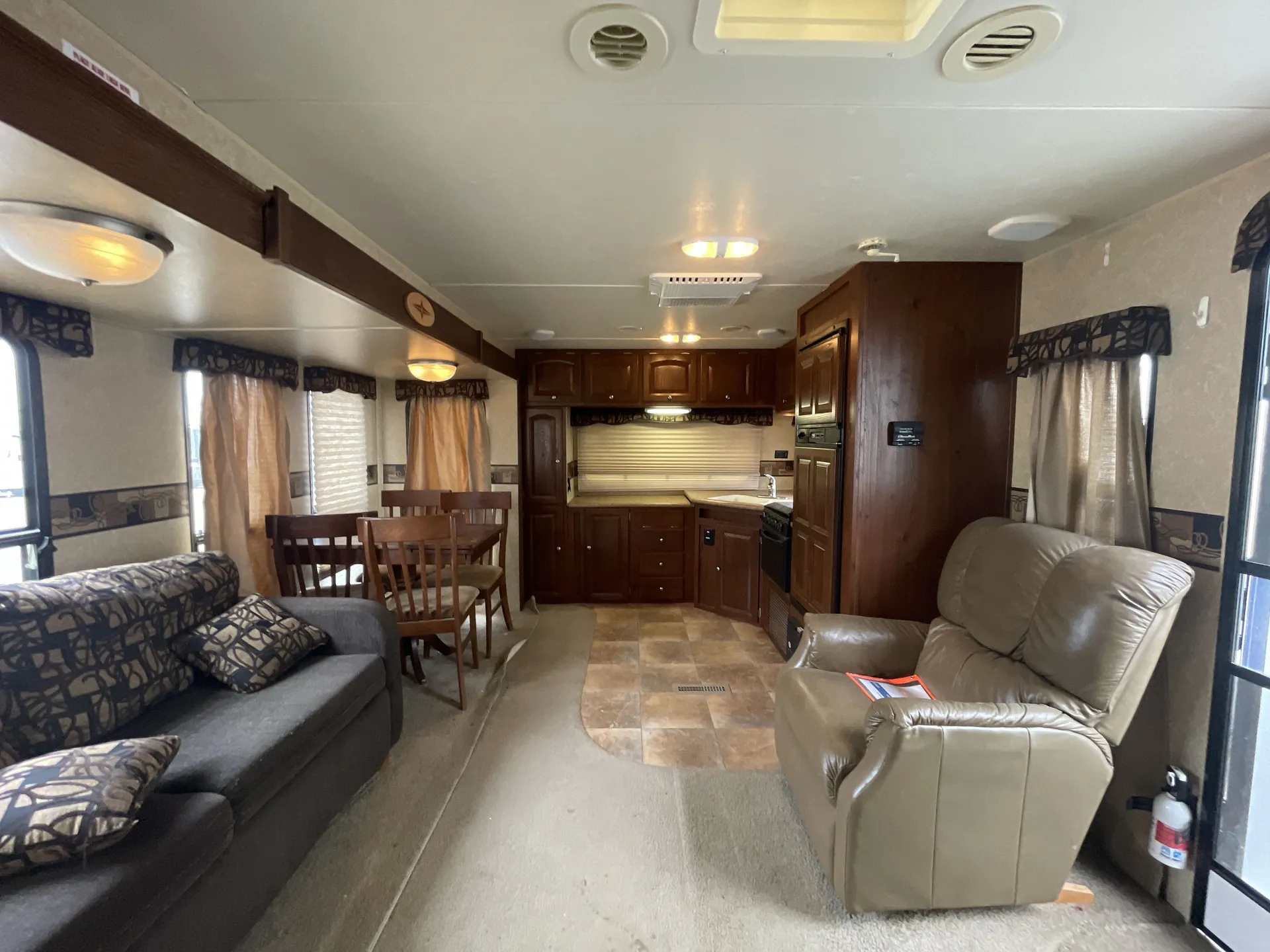 2011 Forest River Rockwood Signature Ultra Lite 8315BSS — living area main