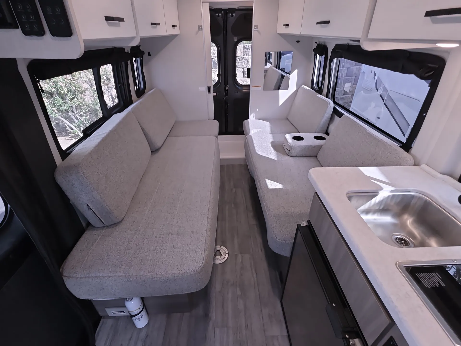 2024 Thor Motor Coach Dazzle 2LB — living area main