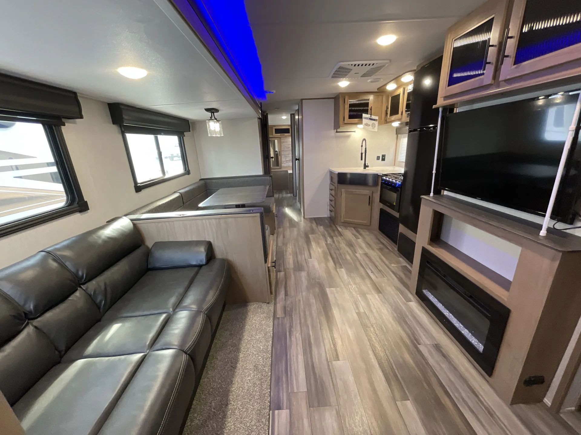 2023 Forest River Cherokee Alpha Wolf 30RDB-L — living area main