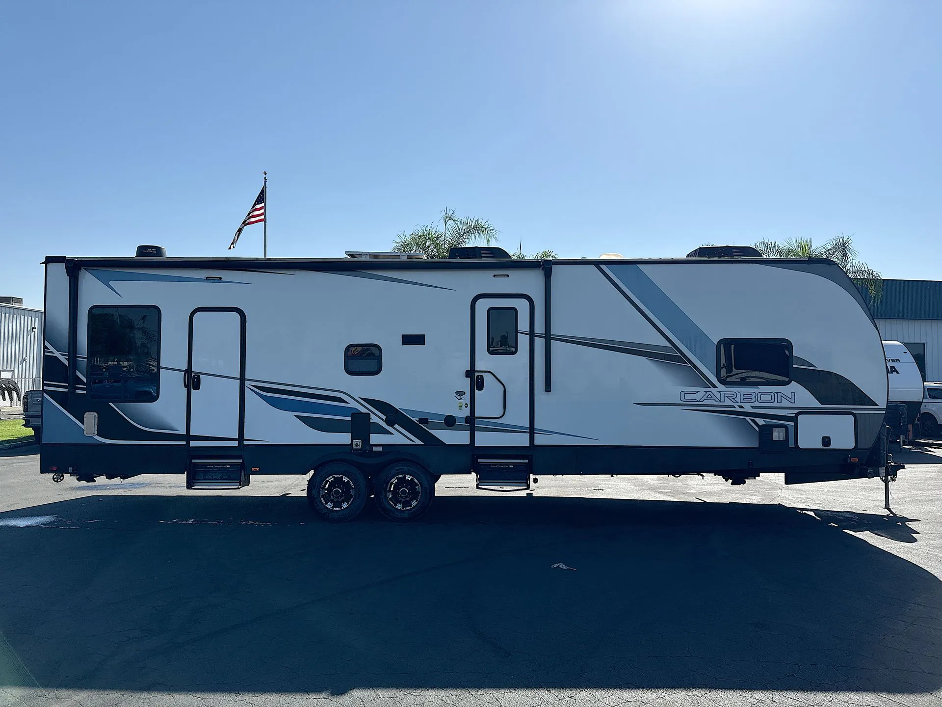 2022 Keystone Carbon 35 - Photo 2