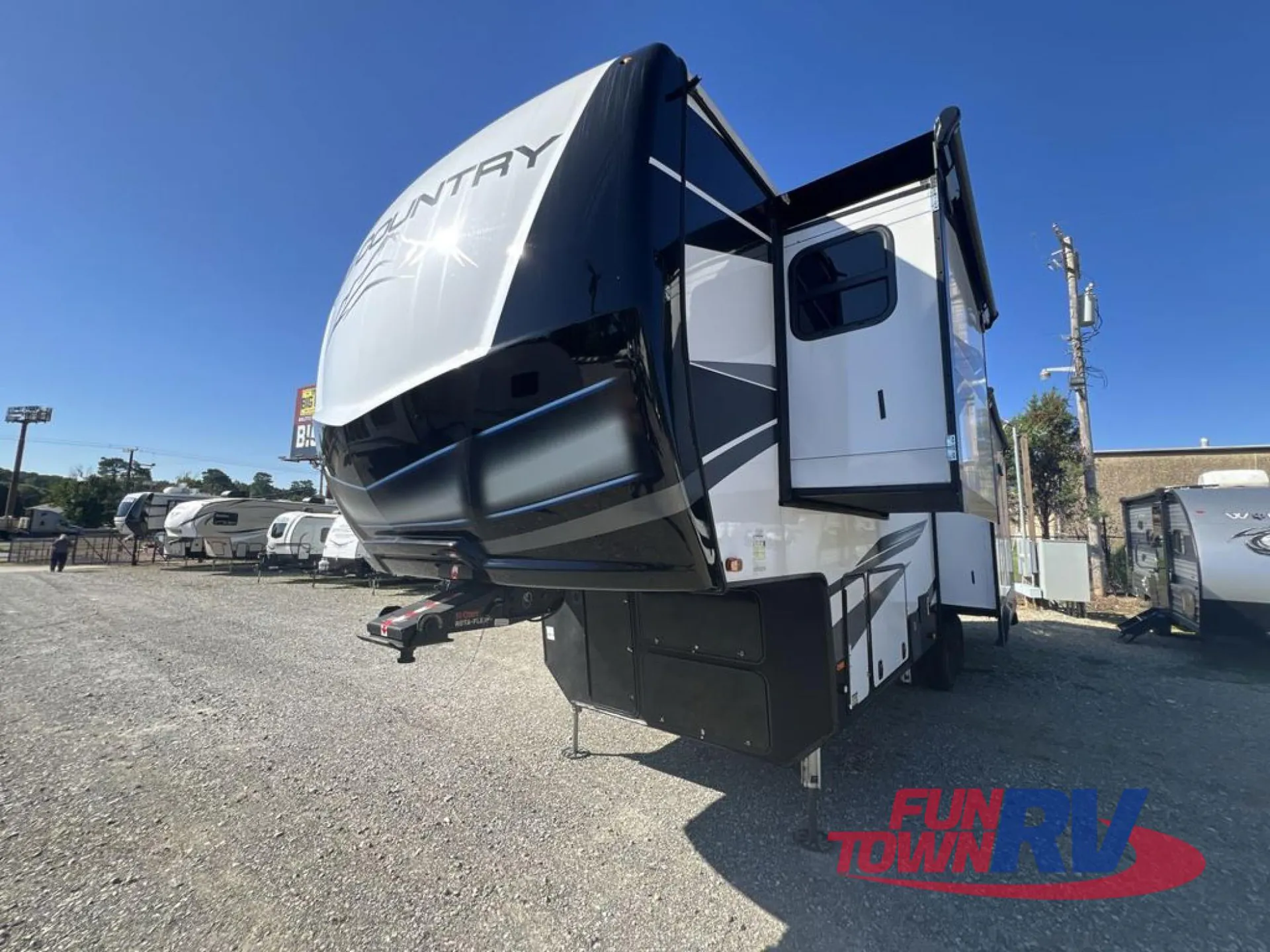2023 Heartland Big Country 3200RLK - Photo 4