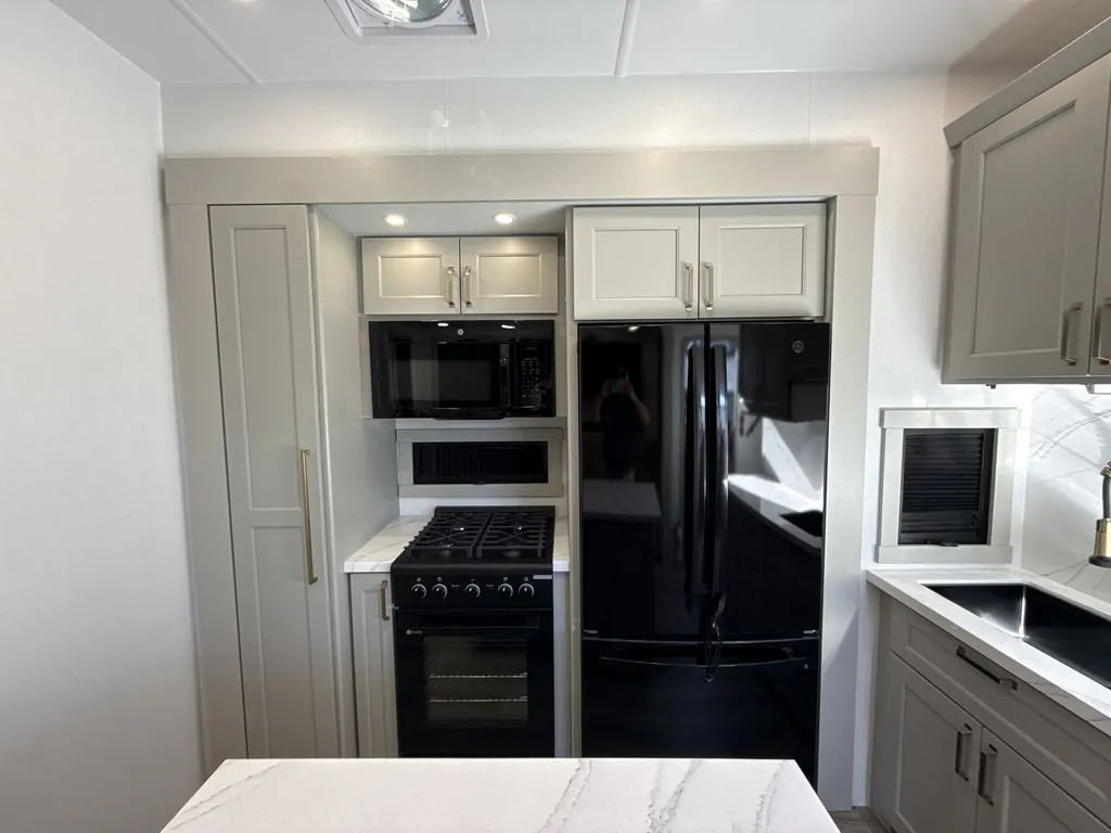 2026 Brinkley Model G 4000, Photos photo 16