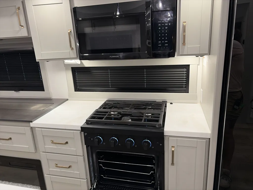 2025 Brinkley Model Z 3610, Photos photo 12