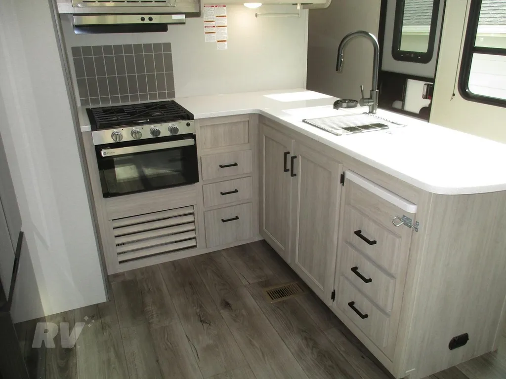 2026 Coachmen Catalina Legacy Edition 283RNR, Photos photo 18