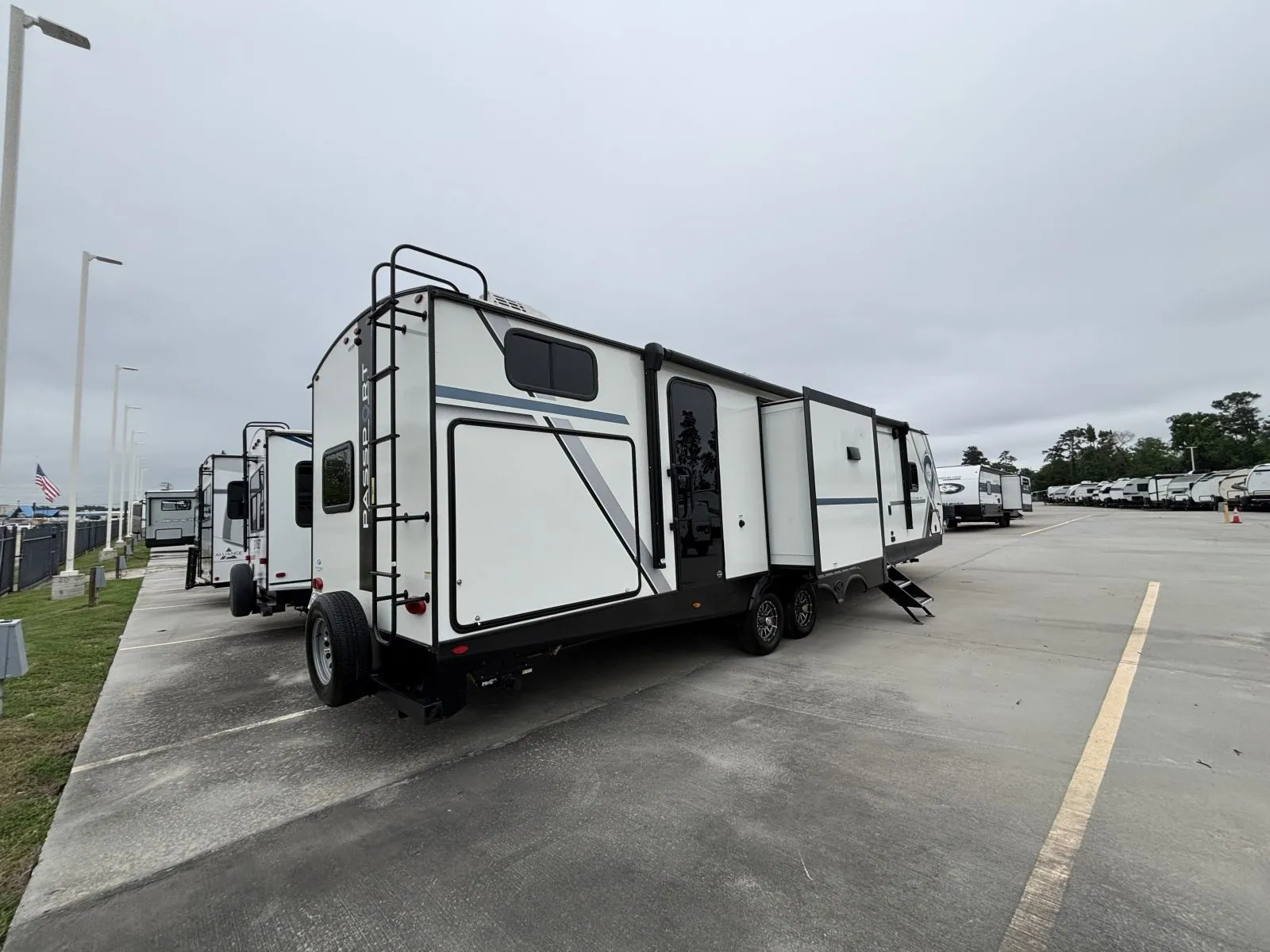 2024 Keystone Passport 3300BK - Photo 3
