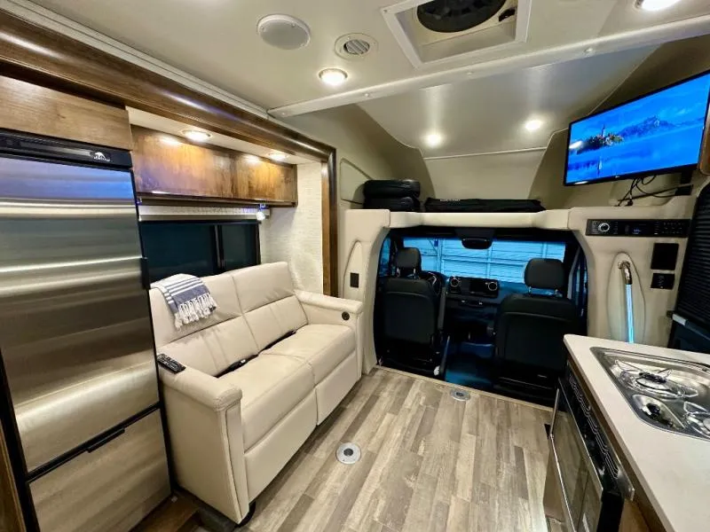 2020 Tiffin Motorhomes Wayfarer Used    24 TW - Photo 3