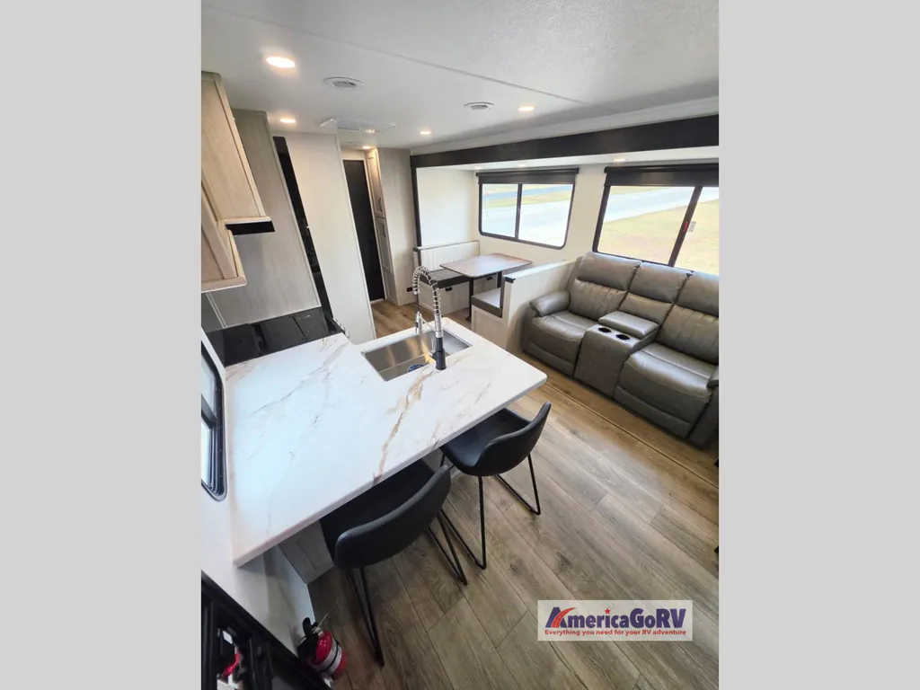 2027 Forest River Solaire Lite 302BHS, Photos photo 10