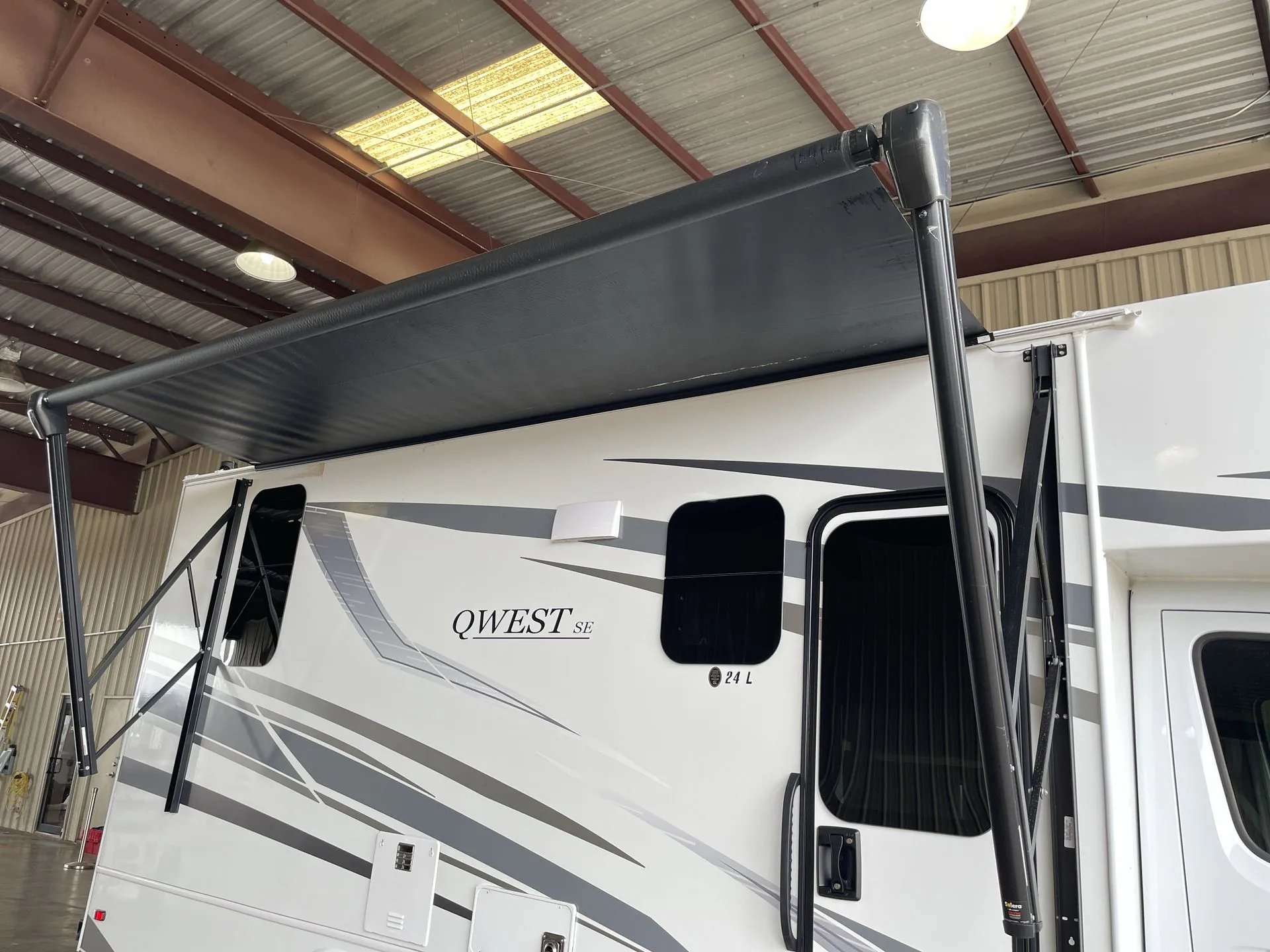 2025 Entegra Coach Qwest 24L - Photo 4