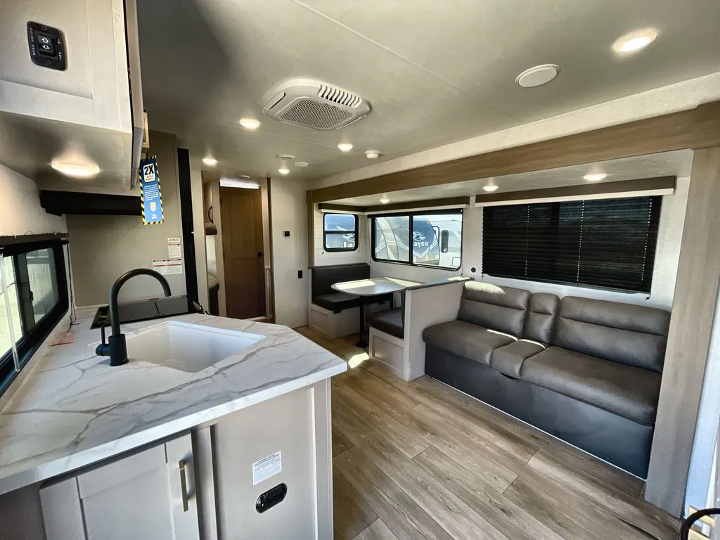 2027 Jayco Jay Flight 261BHSW - Photo 4
