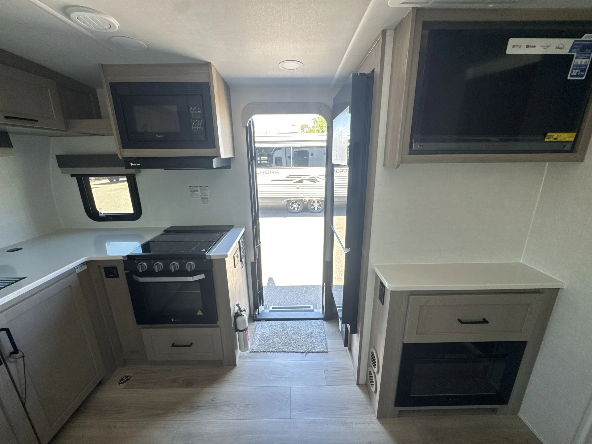 2026 Forest River Rockwood Mini Lite 2506FK — Photo 7