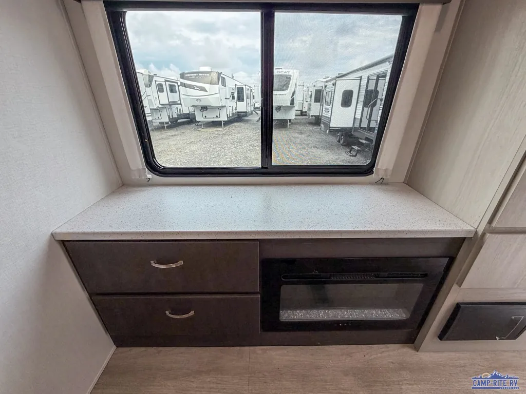 2027 Coachmen Catalina Legacy Edition 333DBDSCK, Photos photo 31