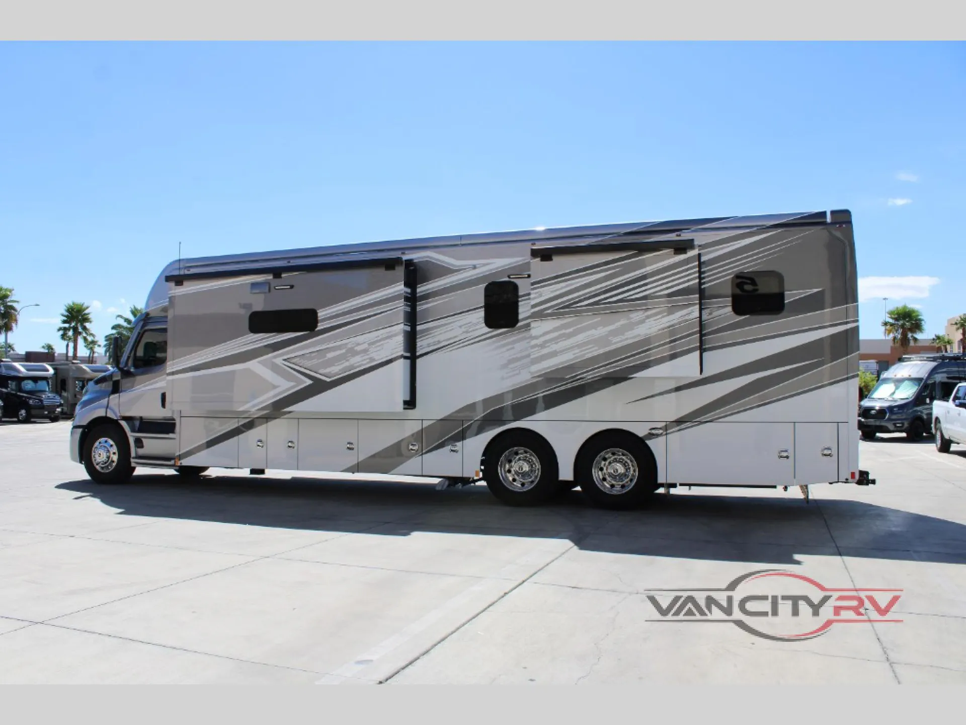 2027 Renegade RV Explorer TS 42RB - Photo 3