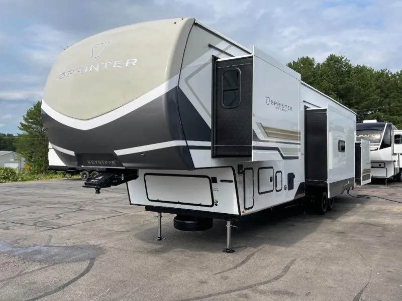 2027 Keystone Sprinter 3920DSL - Photo 3