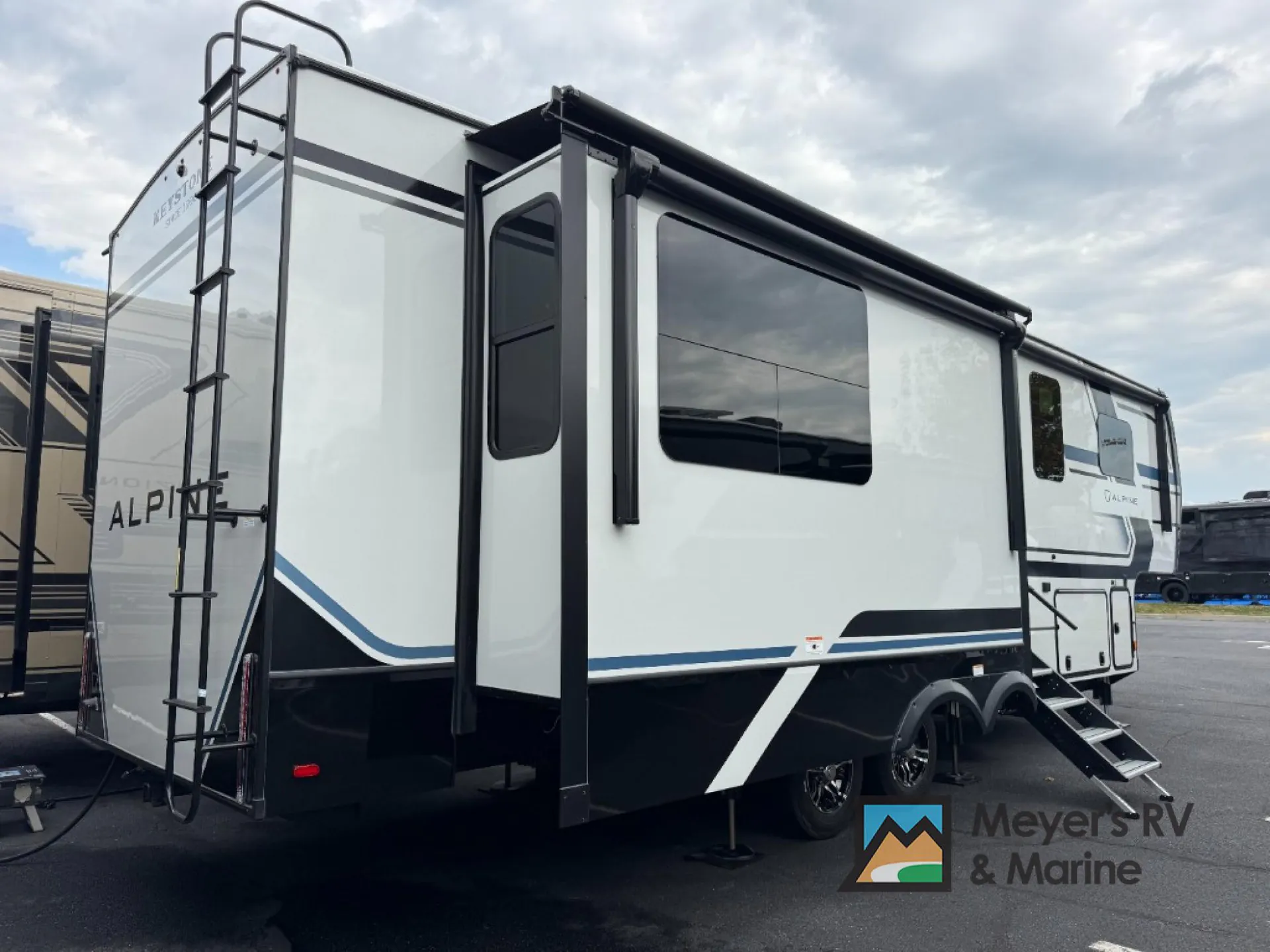 2026 Keystone Alpine 3100RE - Photo 3