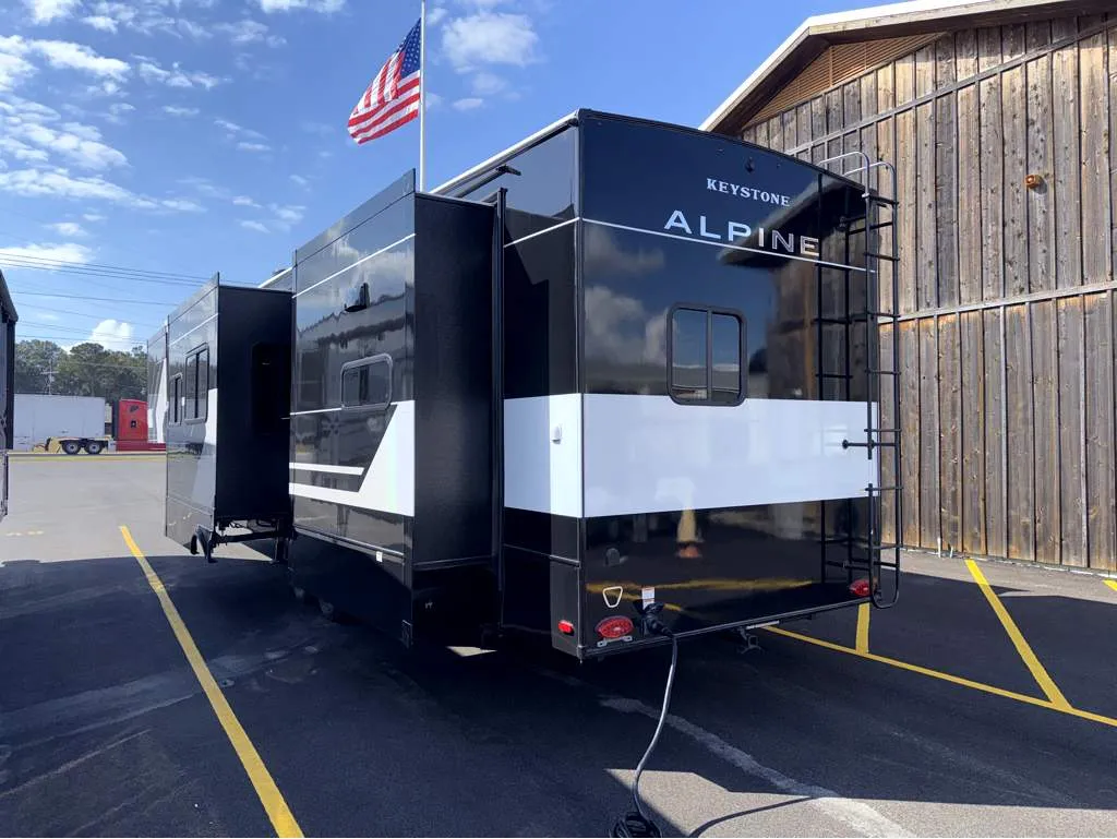 2026 Keystone Alpine Avalanche Edition 366LS - Photo 4