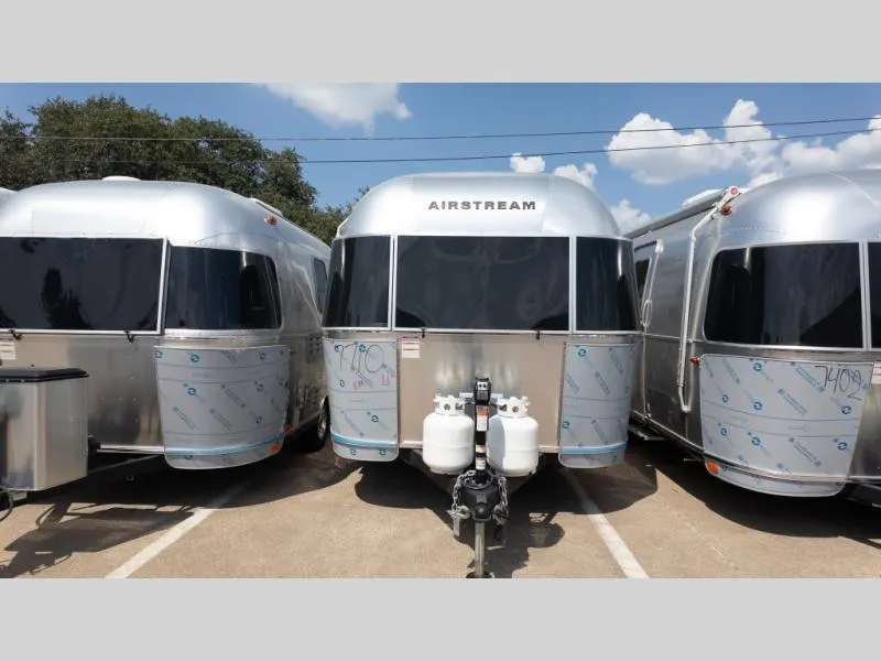 2026 Airstream Caravel 16RB - Photo 3