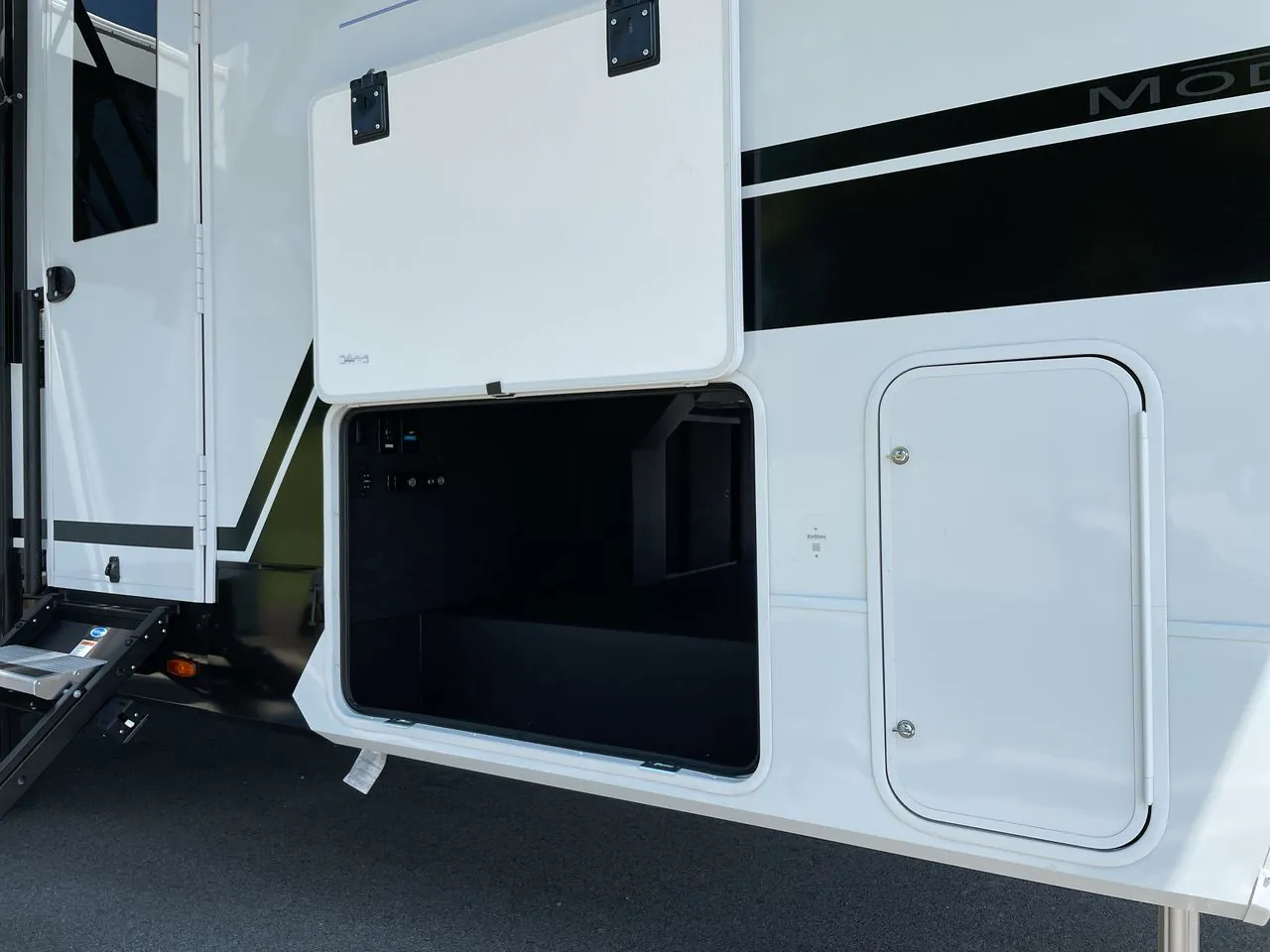 2025 Brinkley Model Z 3110 - Photo 4