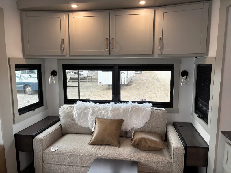 2026 Brinkley Model Z 3600, Photos photo 6