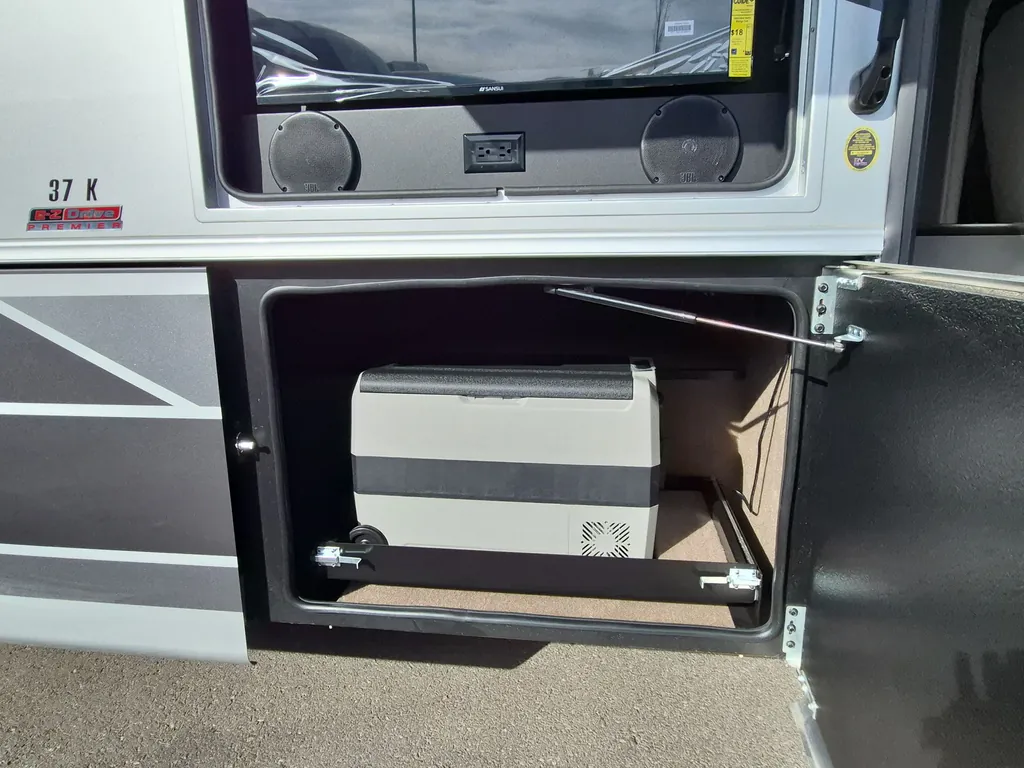 2027 Entegra Coach Accolade 37K, Photos photo 13