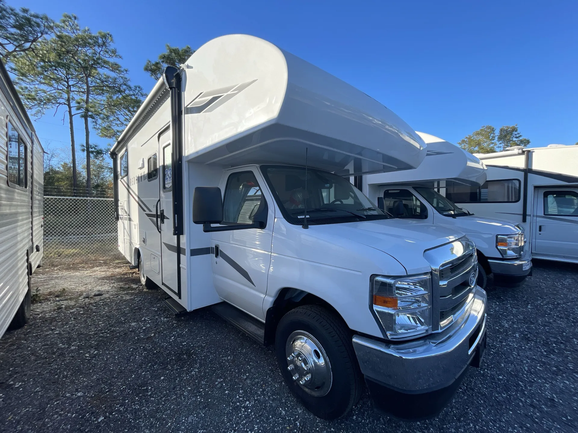 2026 Jayco Redhawk SE 22TF - Photo 2