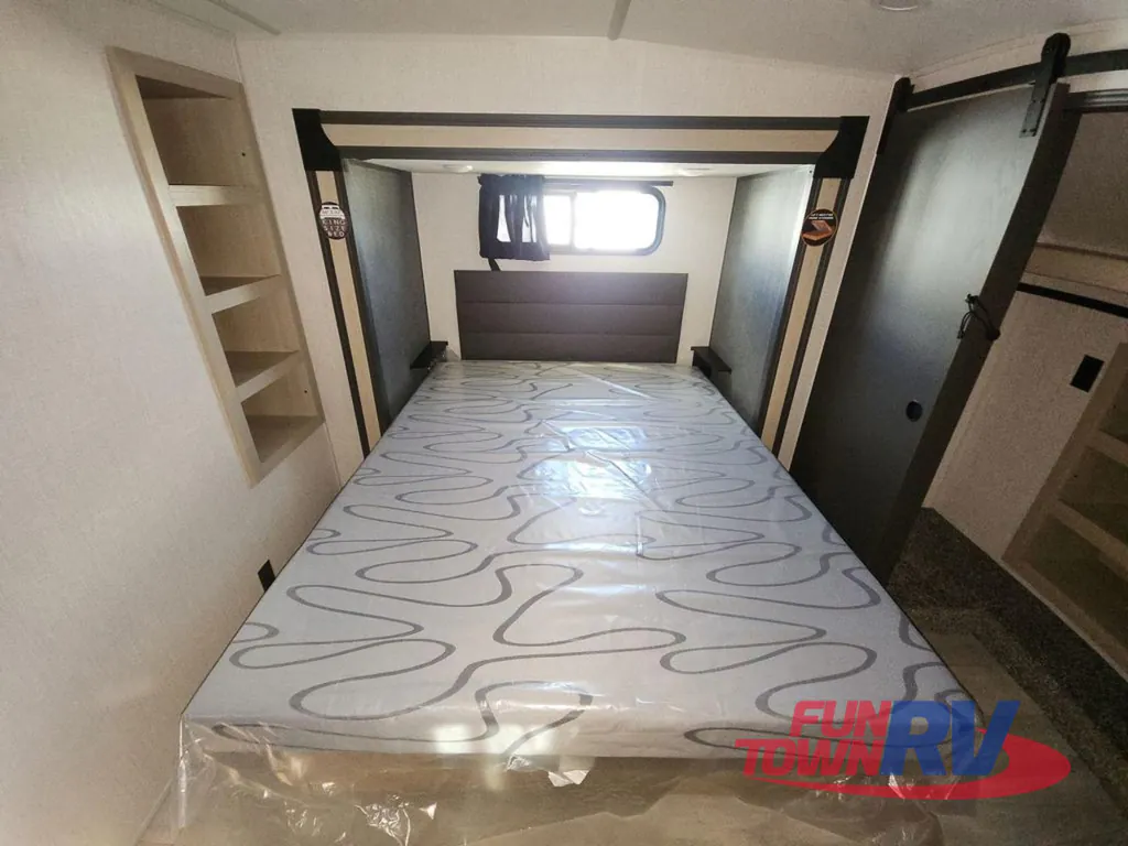2026 Forest River Cardinal 35CRIB, Photos photo 33