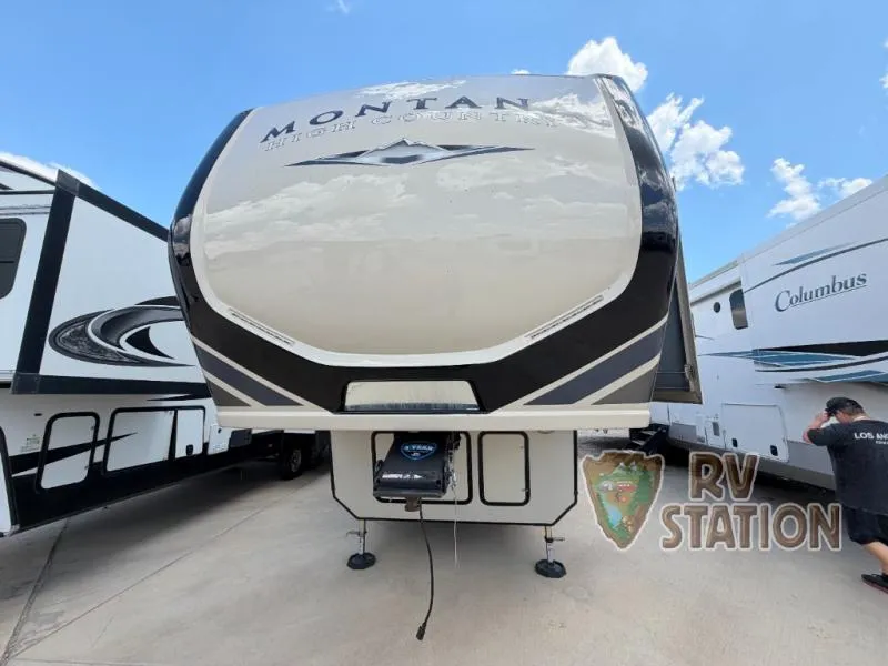 2020 Keystone Montana High Country 330RL - Photo 3