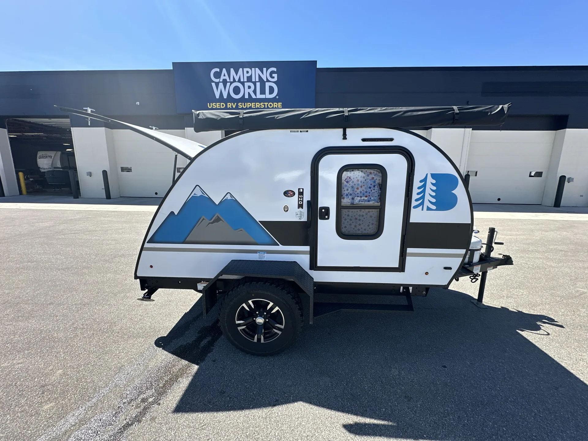 2025 Bontrager Outdoors Compact 10HD — living area main